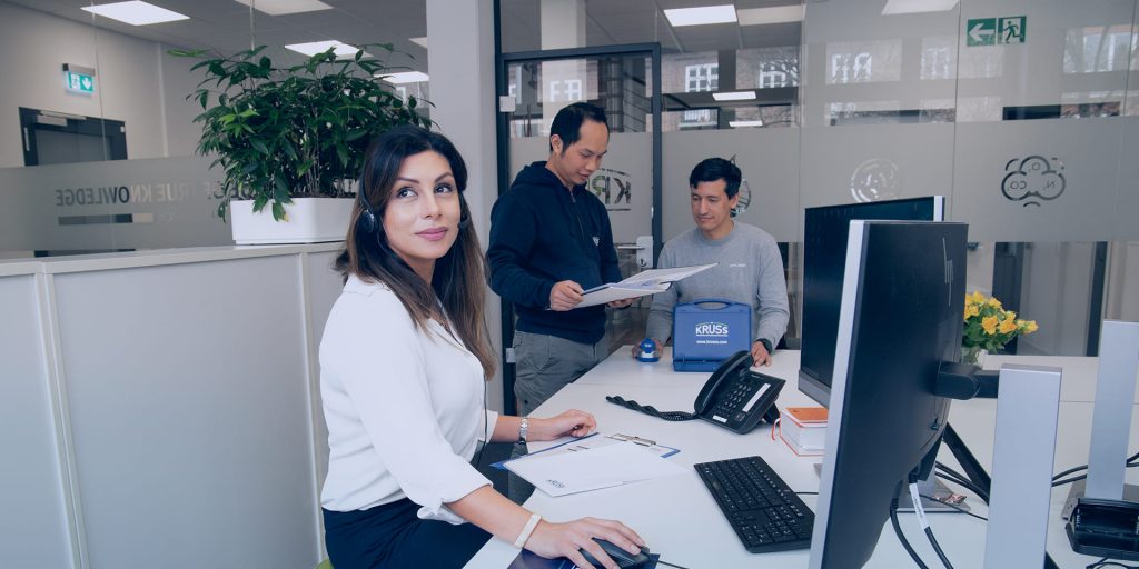 Hilfe-Kunde-Beratung-Geraete-Anruf-Kontakt-callcenter-Kruess